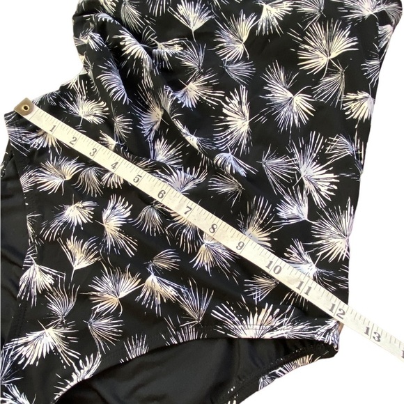 La Blanca High Neck Halter One Piece Swimsuit Peddle Pusher Women’s Size 4 - Picture 10 of 13